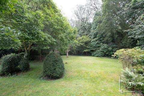 Silverdene Tanyard Hill, Shorne, Gravesend, DA12 3EN