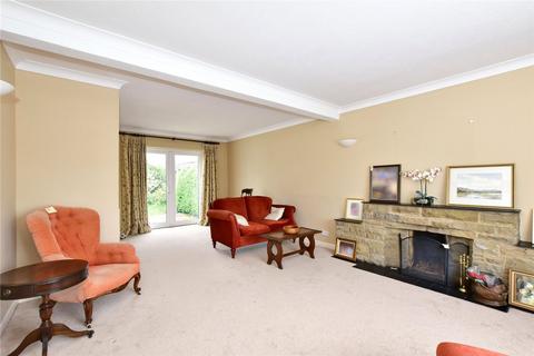 5 Lowson Grove, Watford, WD19 4BA