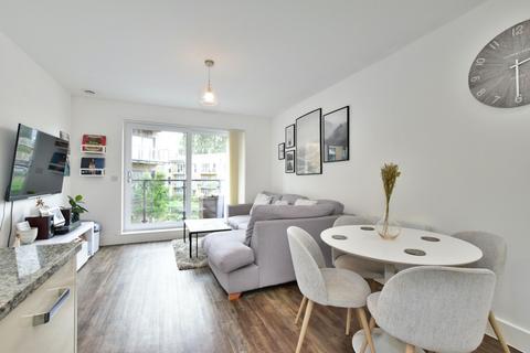 2 bedroom flat for sale, The Embankment, Nash Mills Wharf, HP3