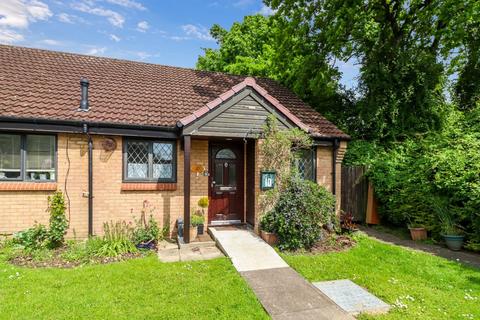 2 bedroom terraced bungalow for sale, De Havilland Way, Abbots Langley, WD5