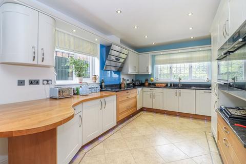 3 bedroom detached house for sale, Bucks Hill, Kings Langley, WD4