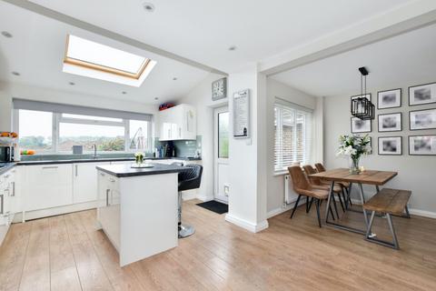 38 Fairway, Hemel Hempstead, HP3 9TP