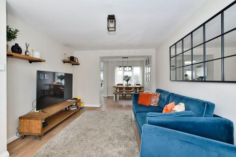 38 Fairway, Hemel Hempstead, HP3 9TP