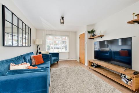 38 Fairway, Hemel Hempstead, HP3 9TP