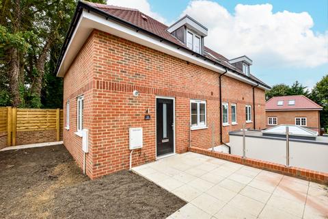 2 bedroom semi-detached house for sale, Hempstead Road, Kings Langley, WD4