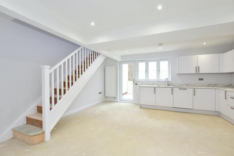 2 bedroom semi-detached house for sale, Hempstead Road, Kings Langley, WD4