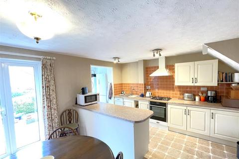 3 bedroom detached house for sale, Chiselbury Grove, Salisbury SP2