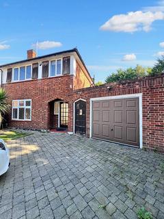 3 bedroom semi-detached house to rent, Raleigh Close, Pinner HA5