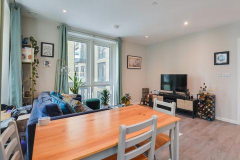 1 bedroom apartment for sale, at 20 Discovery House, Juniper Drive, London SW18