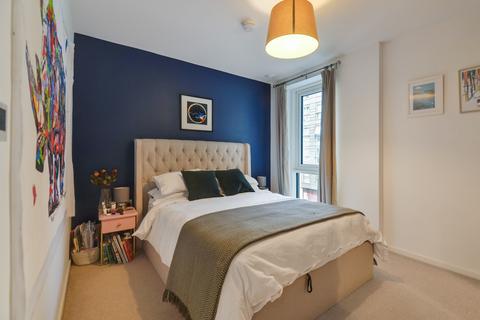 1 bedroom apartment for sale, at 20 Discovery House, Juniper Drive, London SW18