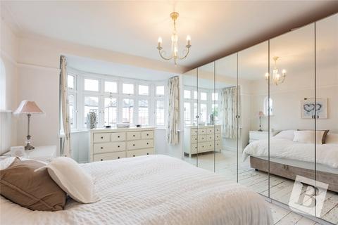 41 Repton Avenue, Romford, RM2 5LT