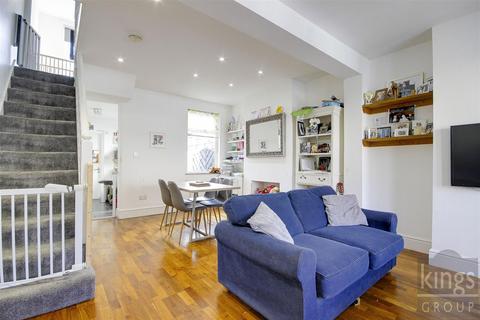 3 bedroom house for sale, Oakfield Road, London