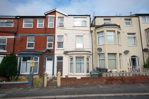 5 bedroom flat for sale, Westmorland Avenue, Blackpool FY1