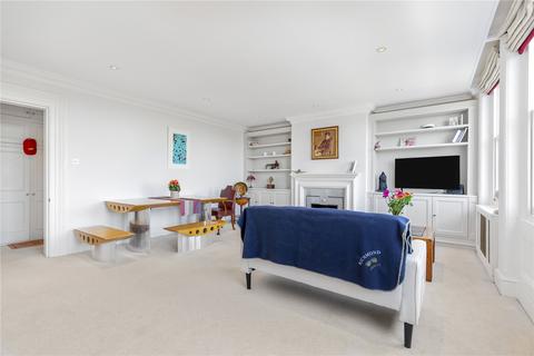 2 bedroom apartment for sale, Stuart Court, Richmond Hill, TW10