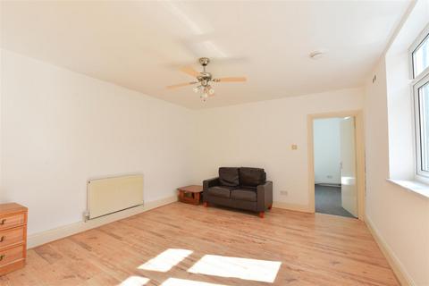 2 bedroom flat to rent, Barbican Road, York