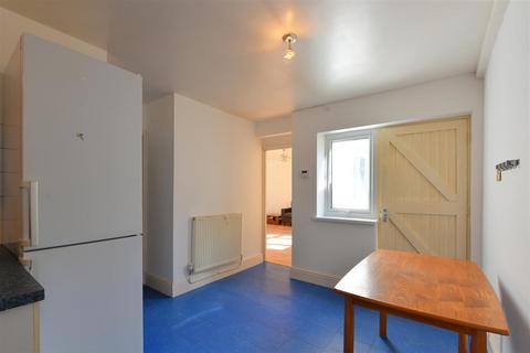 2 bedroom flat to rent, Barbican Road, York