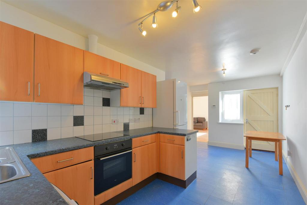 Kitchen/ Dining Area