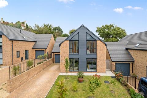 4 bedroom detached house for sale, Watton Park, Bridport