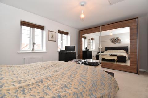 25 Castlegate Road, Northallerton, DL7 8WE