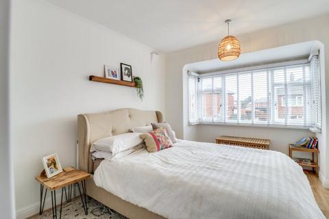48 Aston Crescent, Leeds, LS13 2DZ