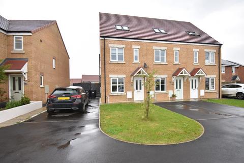 3 bedroom end of terrace house for sale, Brickside Way, Northallerton, DL6