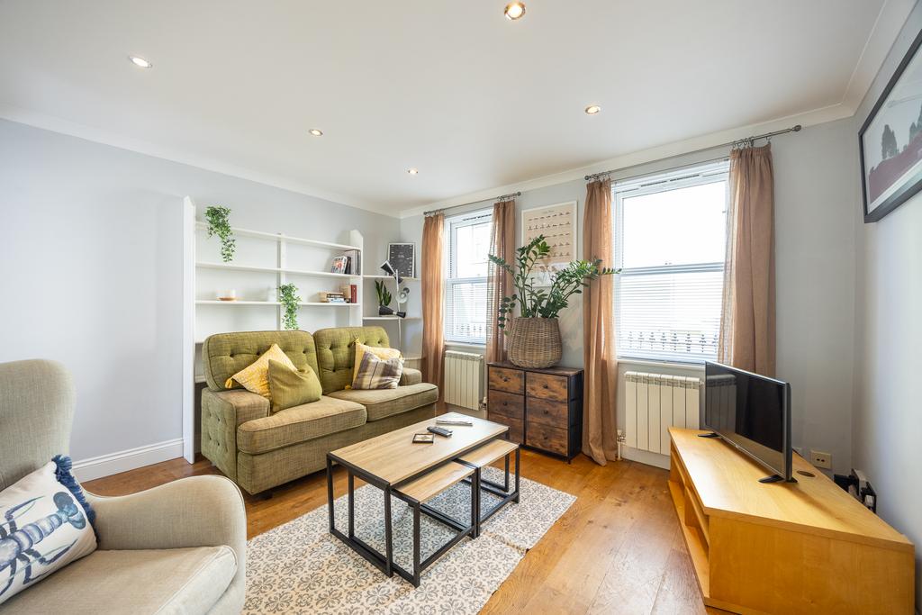 Allez Street, St. Peter Port, Guernsey 1 bed flat for sale £310,000
