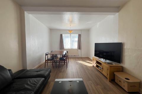 House share to rent, Hillcroft Close, Luton LU4