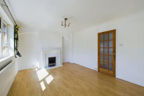 2 bedroom flat to rent, Martins Road, Bromley