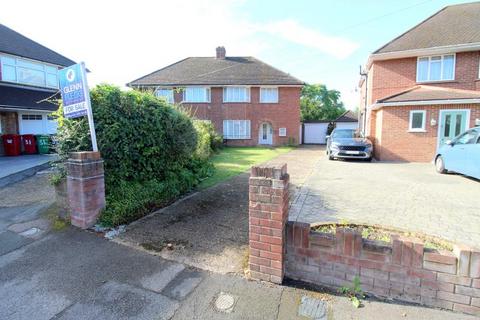 3 bedroom semi-detached house for sale, The Glen, Langley