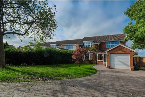 4 bedroom detached house to rent, Orchard Way, Bubbenhall