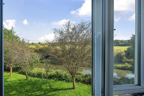 15 Beechfield Drive, Devizes, SN10 2SW