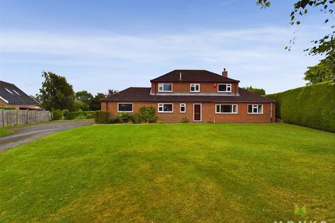 4 bedroom detached house for sale, Croeswylan Lane, Oswestry