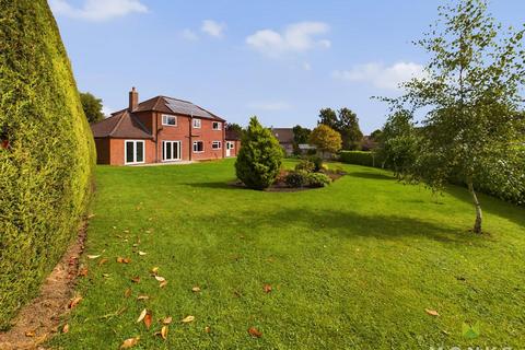 4 bedroom detached house for sale, Croeswylan Lane, Oswestry