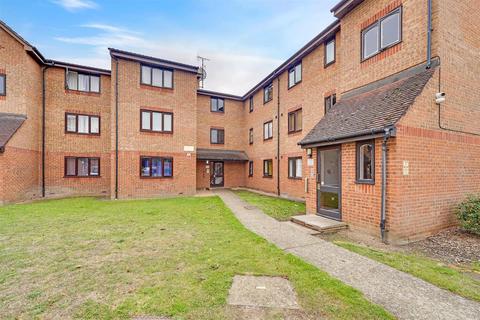 68 Plumtree Close, Dagenham, RM10 8UA