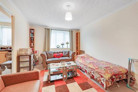 68 Plumtree Close, Dagenham, RM10 8UA