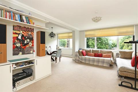 3 bedroom apartment to rent, Putney Hill, London