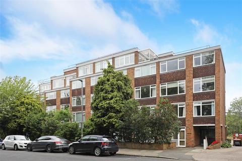 3 bedroom apartment to rent, Putney Hill, London