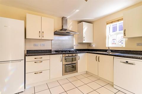 3 bedroom detached house to rent, Scorhill Lane, Swindon SN1