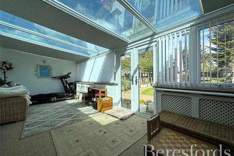 37 Broadstone Road, Hornchurch, RM12 4AH