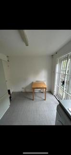 2 bedroom semi-detached house to rent, Linen Court, Salford M3