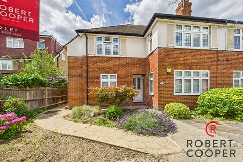 2 bedroom maisonette for sale, The Sigers, Pinner, HA5