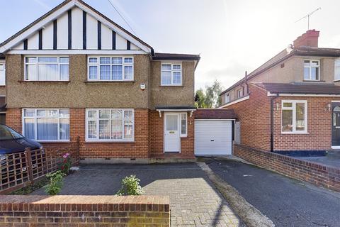 3 bedroom semi-detached house to rent, Woodlands Avenue, Ruislip, HA4