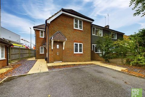 1 bedroom maisonette for sale, Lower Broadmoor Road, Crowthorne, Berkshire, RG45