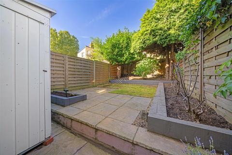 1 bedroom flat for sale, Parish Lane, London