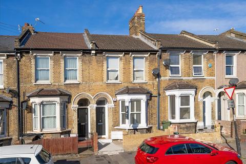 1 bedroom flat for sale, Parish Lane, London