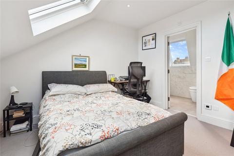 3 bedroom apartment to rent, Sugden Road, SW11