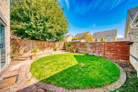 3 bedroom detached house for sale, Detached family home in the North End of Yatton village