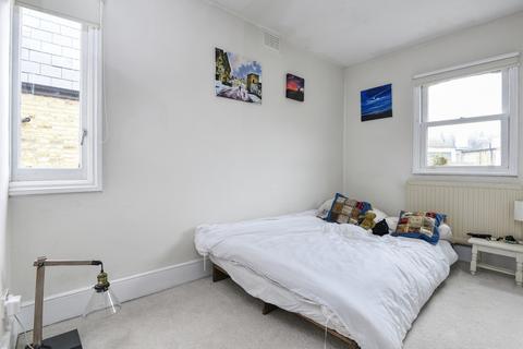 3 bedroom house to rent, Tennyson Street Battersea SW8