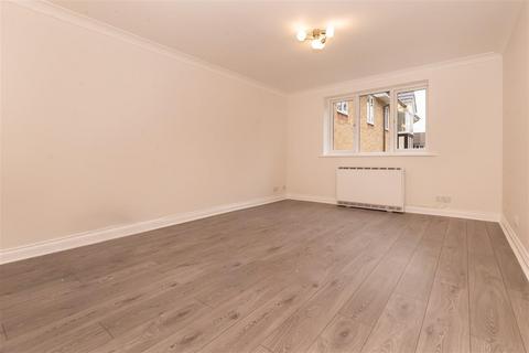 1 bedroom flat to rent, Woodland Grove, Epping