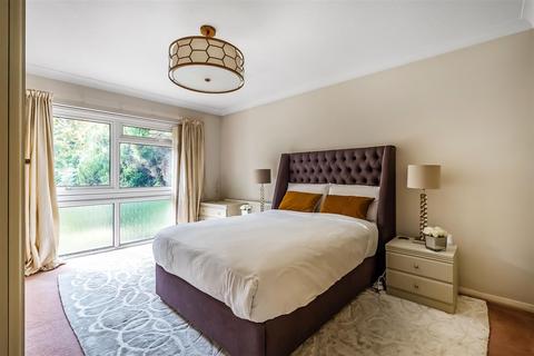 4 bedroom detached house for sale, ERMYN WAY, LEATHERHEAD, KT22